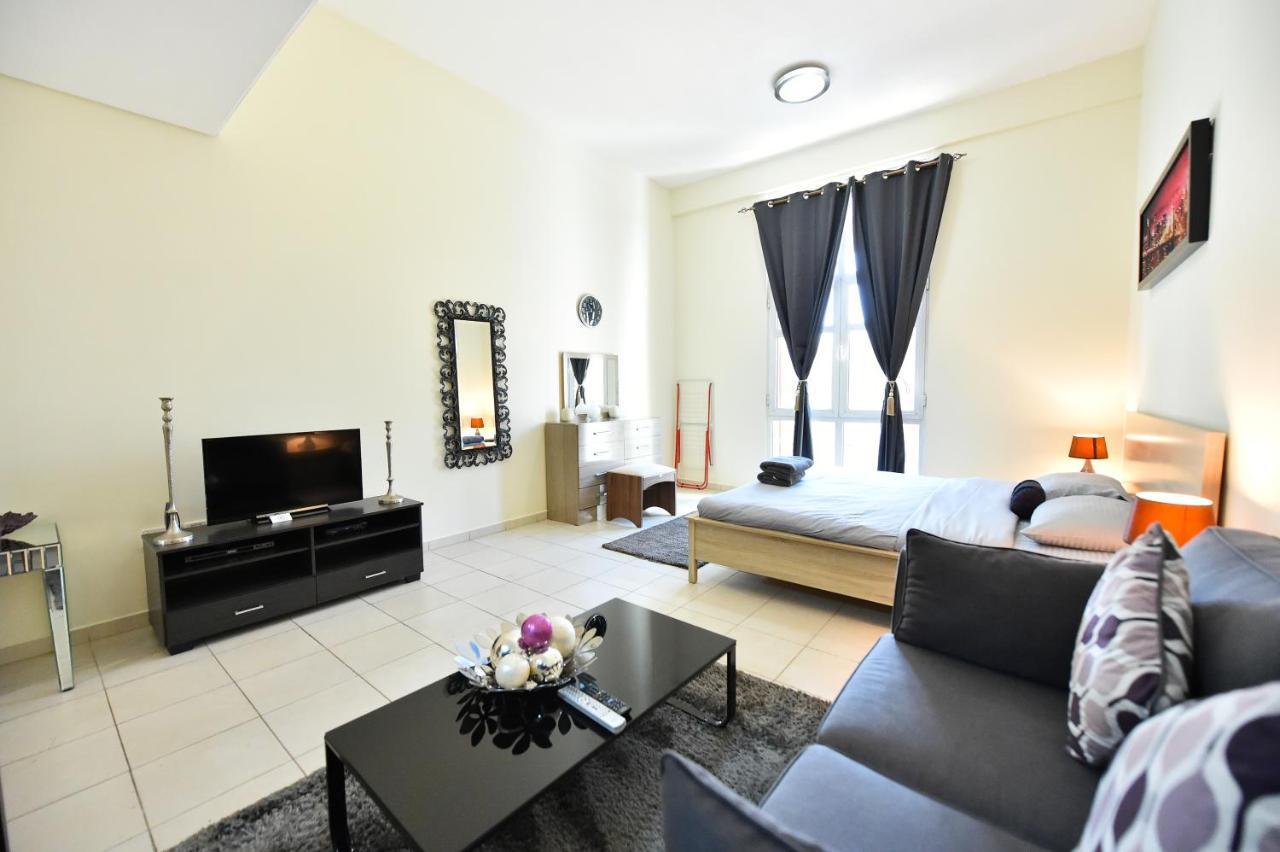 Luxury Escapes - Spacious Fully Furnished Studio Apt - Next To Metro, 5 Mins From Mall - Med46 Дубай Екстериор снимка