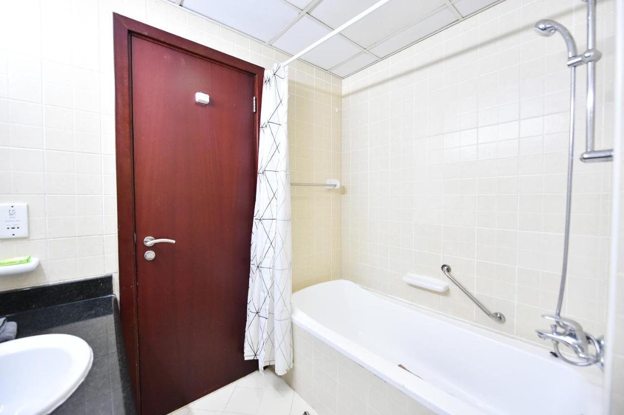 Luxury Escapes - Spacious Fully Furnished Studio Apt - Next To Metro, 5 Mins From Mall - Med46 Дубай Екстериор снимка